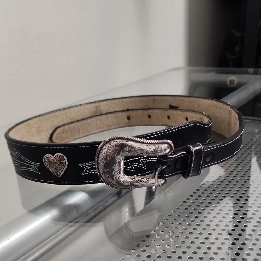 Wrangler Black Leather Western Belt Silver Heart Detail